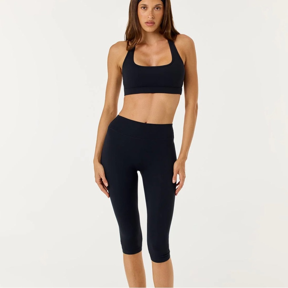 CSB - Form Invisible Scrunch Capri Leggings